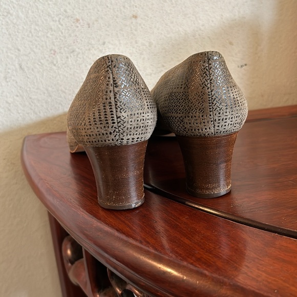 Joan and David Heel Sz 10M - Picture 3 of 4